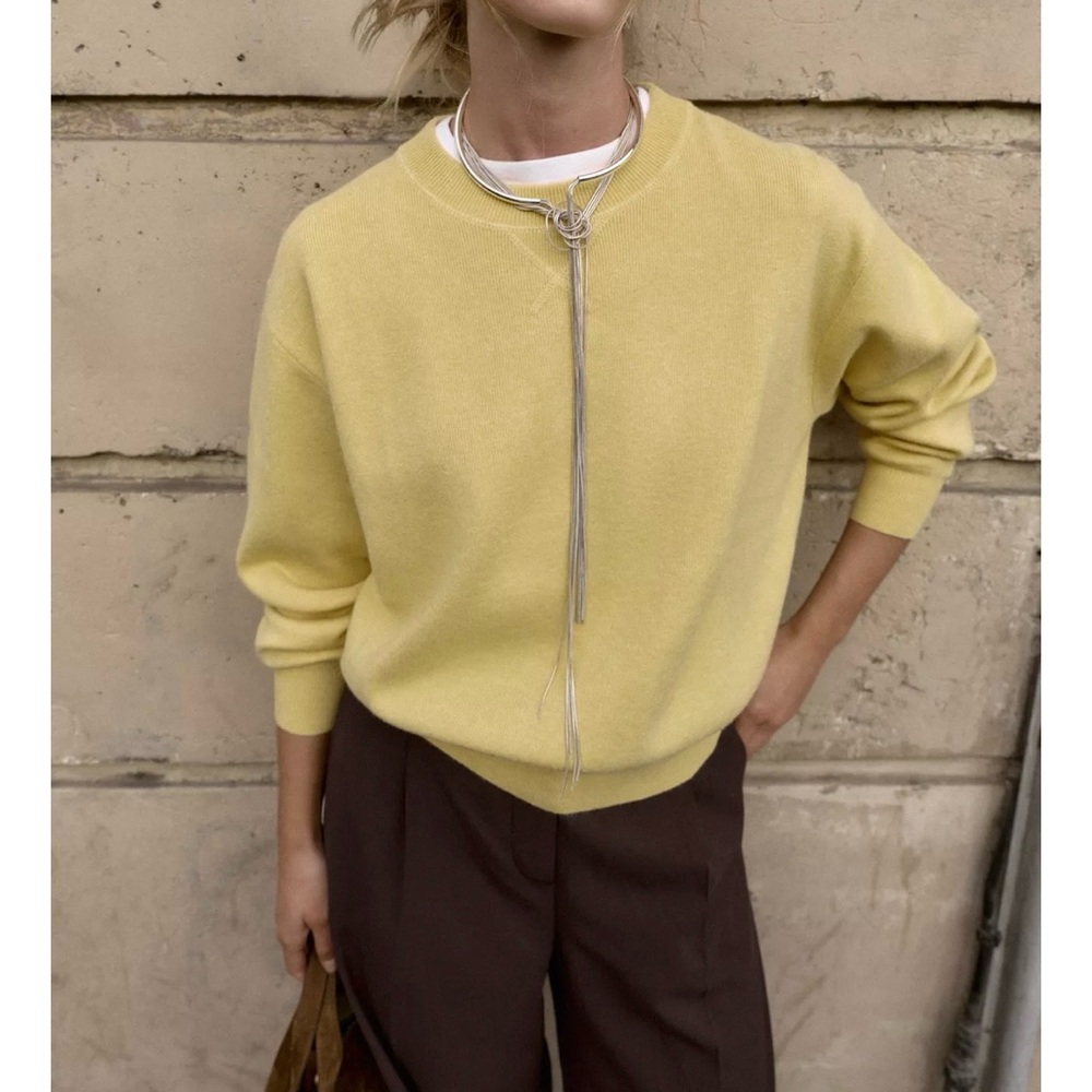 ZARA Round neck long sleeve sweater